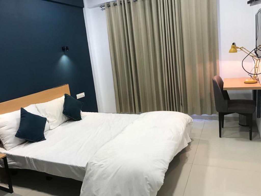 Hooliv 7 Avenues G Block 호텔 푸네 외부 사진